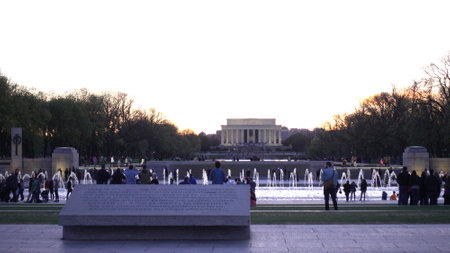 Washington in the evening - the Lincoln Memorial - WASHINGTON, UNITED STATES - APRIL 9, 2017のeditorial素材