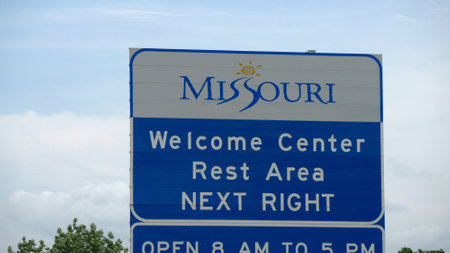 Welcome to Missouri sign on freeway - CHICAGO, ILLINOIS - JUNE 20, 2019のeditorial素材