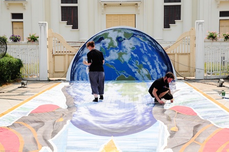 CHIANGMAI THAILAND-MARCH 23 :Chiangmai fest art on the street.These artists are shown on the drawing. on March 23,2012 in Chiangmai,Thailand.のeditorial素材