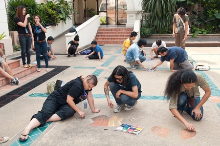 CHIANGMAI THAILAND-MARCH 23 :Chiangmai fest art on the street.These artists are shown on the drawing. on March 23,2012 in Chiangmai,Thailand.のeditorial素材