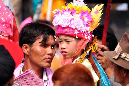 CHIANGMAI THAILAND-APRIL 5: Poi Sang Long ordination.Traditional annual ceremony of Wat Pa Pao Shan. on April 5,2012 in Chiangmai, Thailand.のeditorial素材