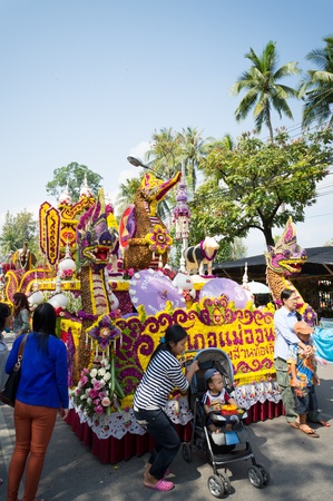 CHIANG MAI,THAILAND-FEB.3 : 37th Anniversary Chiang Mai Flower Festival, People are interested in coming to visit the annual Chiang Mai flower festival. on Feb.3, 2013 in Chiang Mai,Thailand.のeditorial素材
