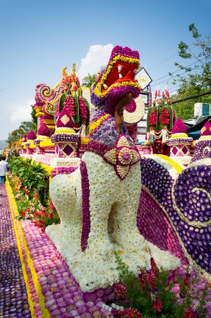 CHIANG MAI,THAILAND-FEB.3 : 37th Anniversary Chiang Mai Flower Festival, People are interested in coming to visit the annual Chiang Mai flower festival. on Feb.3, 2013 in Chiang Mai,Thailand.のeditorial素材