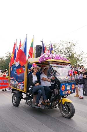 CHIANG MAI,THAILAND-FEB.2 : 37th Anniversary Chiang Mai Flower Festival, Unidentified woman in parade annual Chiang Mai flower festival. on Feb.2, 2013 in Chiang Mai,Thailand.のeditorial素材