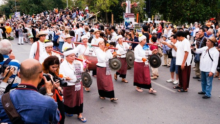 CHIANG MAI,THAILAND-FEB.2 : 37th Anniversary Chiang Mai Flower Festival, Unidentified women in parade annual Chiang Mai flower festival. on Feb.2, 2013 in Chiang Mai,Thailand.のeditorial素材
