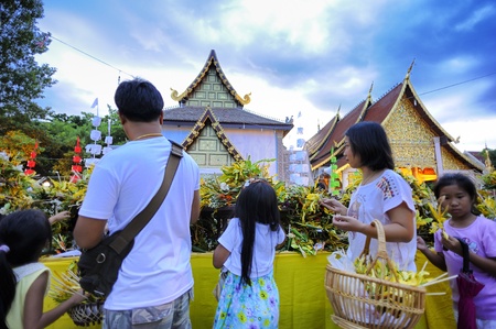 CHIANG MAI THAILAND-JUNE 9 : Inthakhin traditional Offerings of flowers.Thai offering flowers attended a ceremony to worship the city pillar at Wat Chedi Luang.on June 9,2013 in Chiangmai Thailandのeditorial素材