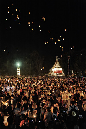 CHIANG MAI THAILAND - OCTOBER 25 : The Floating Lanterns Tudong - Khasathan festival. Tourists waiting for a religious ceremony at the Sansai. on Oct. 25, 2014 in Chiang Mai, Thailand.のeditorial素材