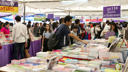 CHIANG MAI, THAILAND - JANUARY 23 : CHIANG MAI UNIVERSITY Book Fair (CMU.) Students and the public attention on the purchase price has been held annually on January 23 , 2015 in Chiang Mai,Thailand.のeditorial素材