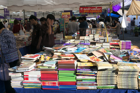 CHIANG MAI, THAILAND - JANUARY 23 : CHIANG MAI UNIVERSITY Book Fair (CMU.) Students and the public attention on the purchase price has been held annually on January 23 , 2015 in Chiang Mai,Thailand.のeditorial素材
