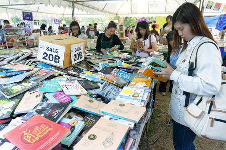 CHIANG MAI, THAILAND - JANUARY 23 : CHIANG MAI UNIVERSITY Book Fair (CMU.) Students and the public attention on the purchase price has been held annually on January 23 , 2015 in Chiang Mai,Thailand.のeditorial素材