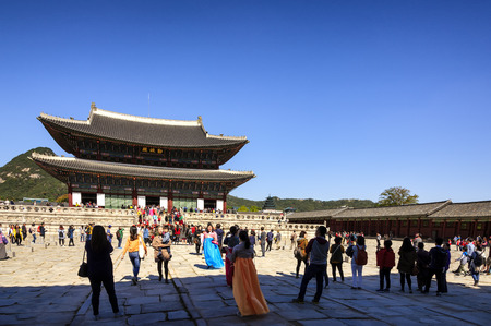SEOUL, KOREA - OCTOBER 9, 2015 : Gyeongbokgung Palace, place of historical importance and most popular tourist attraction where tourists come to visit the elegant architectural magnificent.のeditorial素材