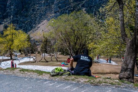 Manali, Himachal Pradesh, India - May 01, 2019 : Tourist enjoying in gulaba. Road to Rohtang pass in himalayas, indiaのeditorial素材