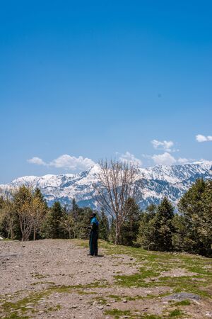 Manali, Himachal Pradesh, India - May 01, 2019 : Tourist enjoying in gulaba. Road to Rohtang pass in himalayas, indiaのeditorial素材