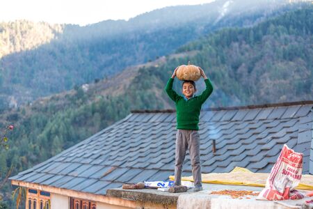 Kullu, Himachal Pradesh, India - December 21, 2018 : Photo of himalayan kids in mountain, Himalayan peopleのeditorial素材