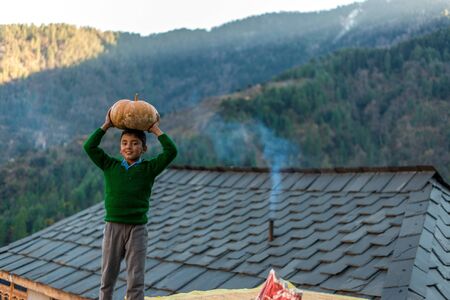Kullu, Himachal Pradesh, India - December 21, 2018 : Photo of himalayan kids in mountain, Himalayan peopleのeditorial素材