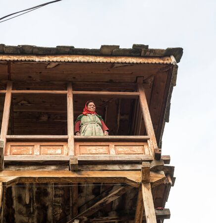 Kullu, Himachal Pradesh, India - December 13, 2018 : Photo of himalayan woman in himachali dress in himalayasのeditorial素材