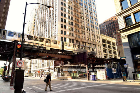 Chicago urban light rail and street viewのeditorial素材