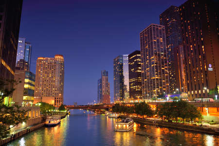 Night view of Chicago Riverのeditorial素材