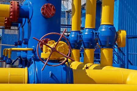 Gas industry, gas transport system. Communications, stop valves and appliances for gas pumping...