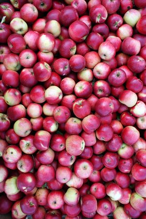 red apples