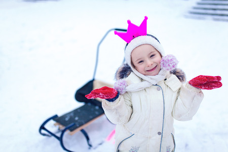 Little girl having fun on winter dayの写真素材