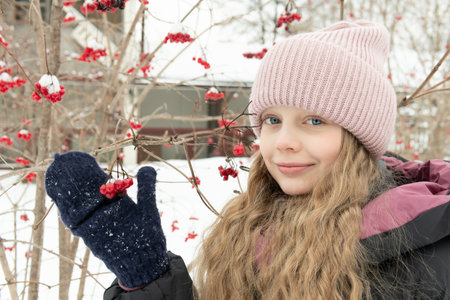 box tree holiday winter ash gift pine girl mountain present celebration christmas beautifulの写真素材