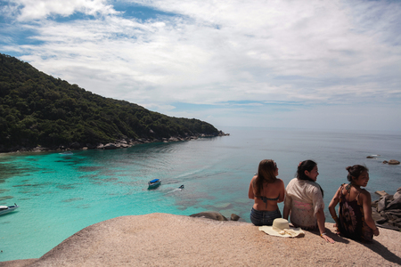 Similan island, Thailand-Nov 09, 2015 : Tour Similan Islands clear water beautiful sea like a heaven at Similan island, Phang-nga Thailandのeditorial素材