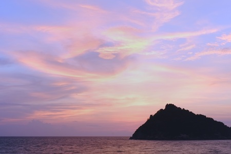 sunset at Nang yuan island, Thailandの写真素材
