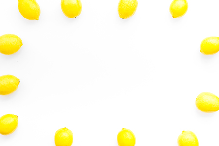 yellow lemons frame on white background top view mock upの写真素材