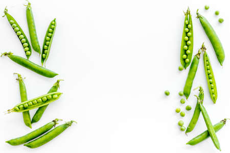 Set of green pea pods isolated on white backgroundの写真素材