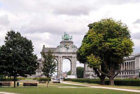 BRUSSELS - BELGIUM, jubelpark - Cinquantennaire Park, Triumphal Archの写真素材