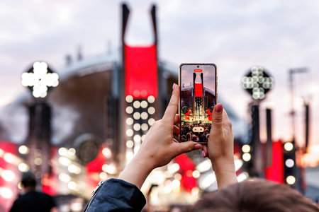 Photographing the Stage with a Smartphone Camera.