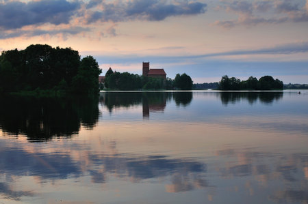 Dusk at the island castle of Trakai, Lithuania の写真素材