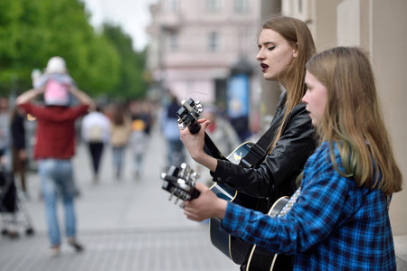VILNIUS, LITHUANIA - MAY 21: Unidentified musician plays guitar in Street music day on May 21, 2016 in Vilnius. Its a most popular event on May in Vilnius, Lithuaniaのeditorial素材