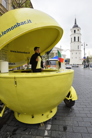 VILNIUS, LITHUANIA - MAY 7: Vilnius celebrate the European Day with a traditional restaurant fair in the centre of Vilnius on May 7, 2017 in Vilnius, Lithuania.のeditorial素材