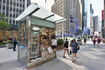 NEW YORK CITY, USA - AUG. 24: Unidentified people on the street in Manhattan on August 24, 2017 in New York City, NY. Manhattan is the most densely populated borough of New York City.のeditorial素材