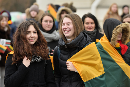 Vilnius, Lithuania - February 16: unidentified people gathered with flags in a natonal celebration for the Day of Independence of Lithuania on February 16th, 2019 in Vilnius, Lithuaniaのeditorial素材