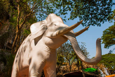 statue white elephant. Hpa-An, Myanmar. Burma.の写真素材