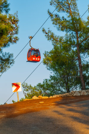 ANTALYA, TURKEY: Cable lift to Mount Tunektepe on a sunny summer day. The upper station is built at an altitude of 605 m.のeditorial素材