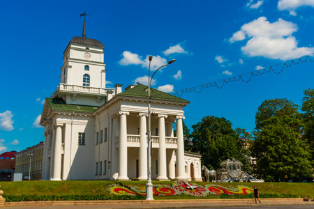 MINSK, BELARUS: Famous Landmark - Old Minsk City Hall on Freedom Square Hall In Sunny Evening Day. Town Hallのeditorial素材