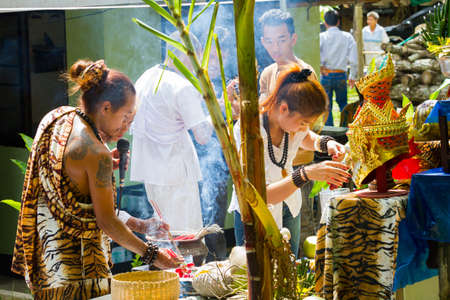 CHIANG RAI, THAILAND - SEPTEMBER 1 : unidentified man donating blood in hospital on September 1, 2016 in Chiang rai, Thailand.のeditorial素材