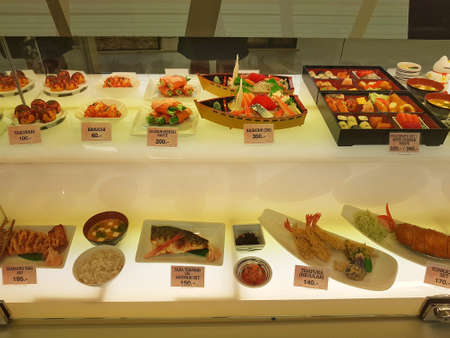 CHIANG RAI, THAILAND - MARCH 1 : food in window display in Central Plaza department store on March 1, 2017 in Chiang rai, Thailandのeditorial素材