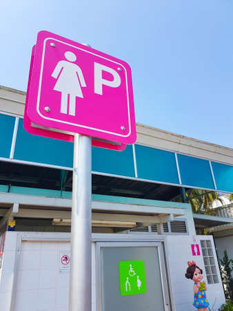 CHIANG RAI, THAILAND - MAY 8 : Lady parking sign with car park in gas station on May 8, 2017 in Chiang rai, Thailand.のeditorial素材