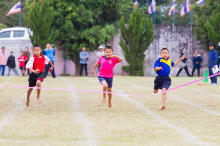 CHIANGRAI, THAILAND - DECEMBER 29: unidentified asian boys in a running race on December 29, 2017 in Chiangrai, Thailand.のeditorial素材