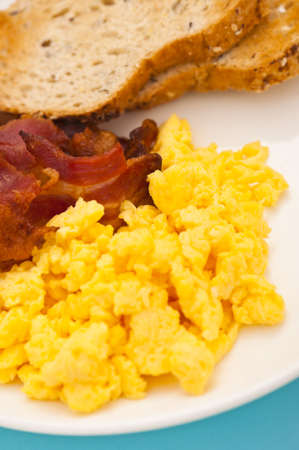 American breakfast, bacon and scrambled egg, close up shootの写真素材