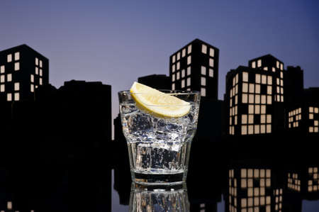 Metropolis Gin Tonic cocktail cocktail in city skyline setting
の写真素材