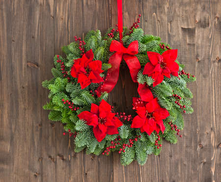 Advent wreath with winter rose as decorationの写真素材