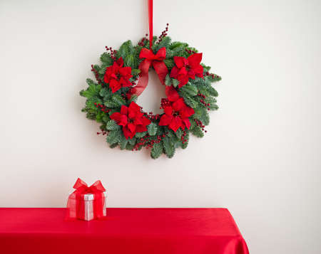 
Advent wreath over side board with silver color presentの写真素材