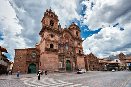Cusco, Peru - October 17, 2013  Church Temple of the Company of Jesus, in Cuzco,  Plaza de Armas, in Cuzco, Peru  In 1983, UNESCO declared the city a World Heritage Siteのeditorial素材
