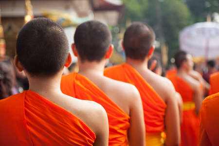 Buddhist missionary monk. Standing in a row for the cult.
のeditorial素材